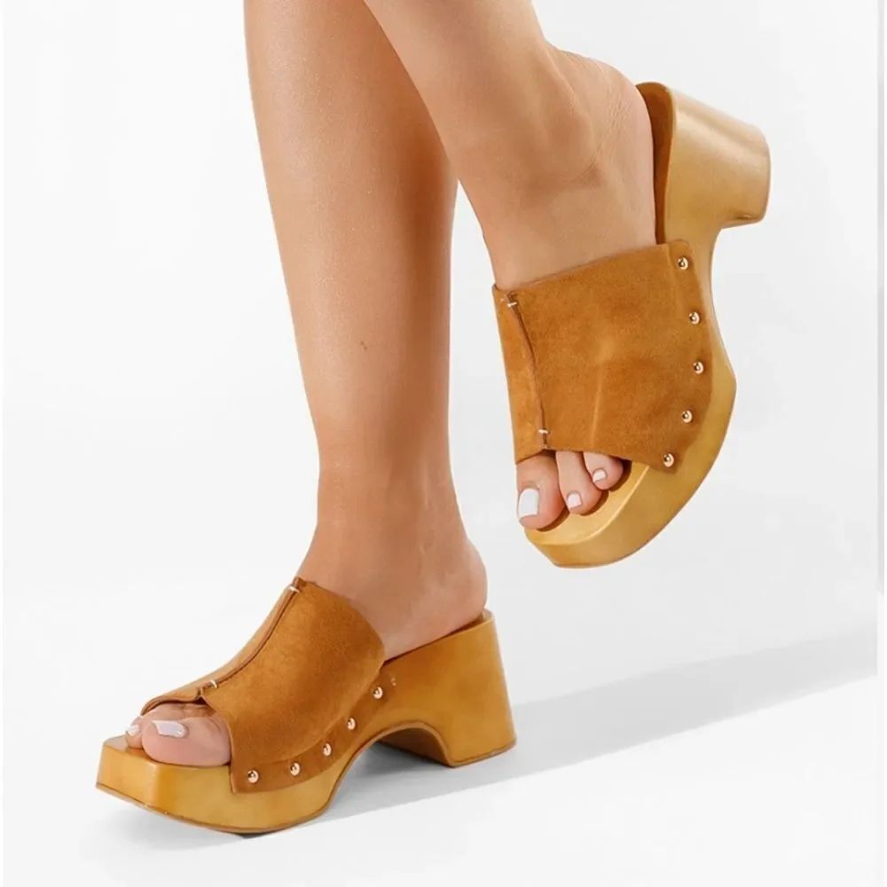 BRAND NEW ROUGE HELUIM SUEDE WOODEN BLOCK HEEL SANDAL